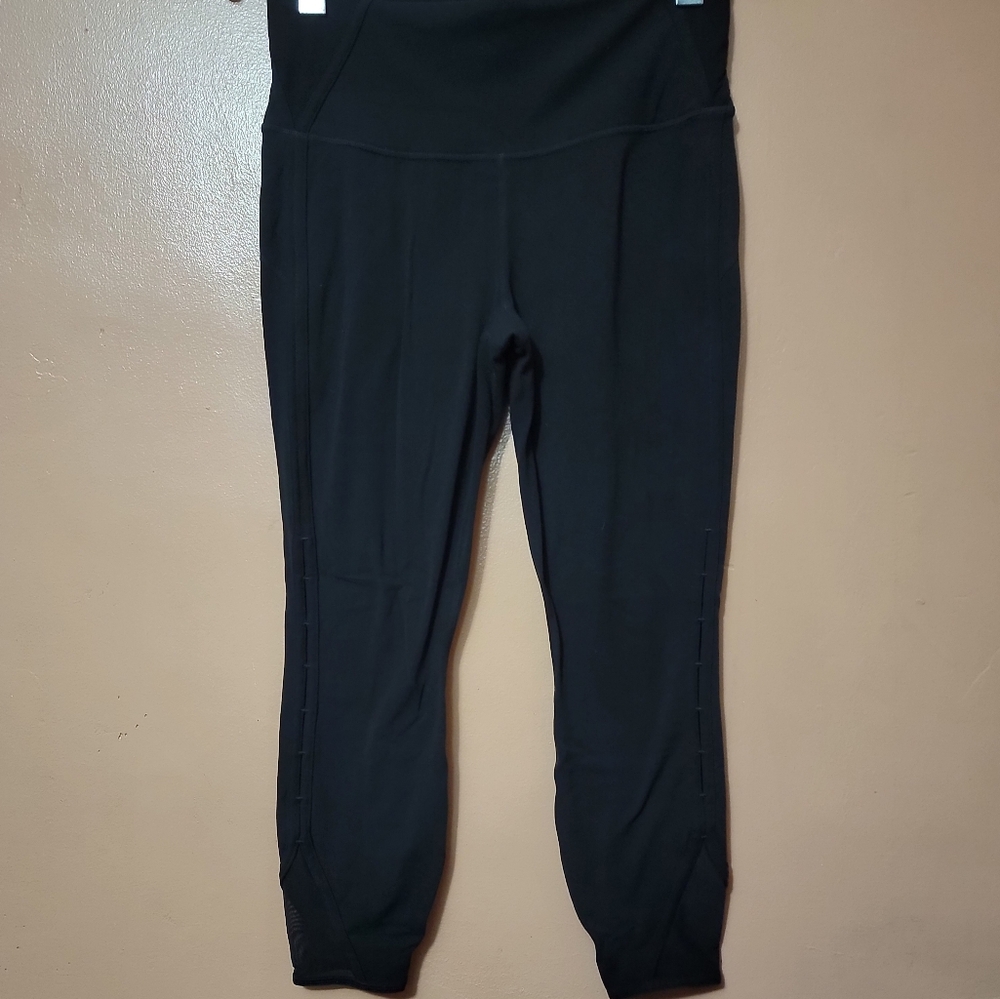 Athleta Black High Rise Peekaboo Mesh 7/8 Leggings Size M/P EUC - Picture 4 of 9